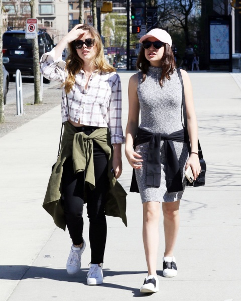 April 02, 2016: Bailee Madison & McKayley Miller Out In Vancouver
