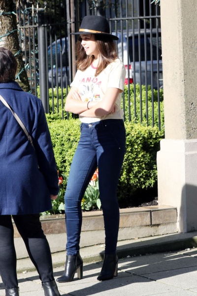 April 01, 2016: Bailee Madison Out In Vancouver
